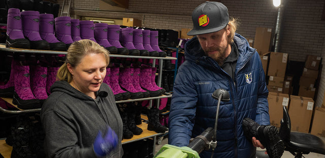 Hockey team Jukurit visit the Kuoma factory